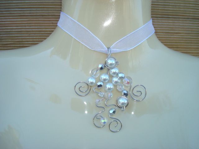 Artcraft titled "COLLIER PERLES BLAN…" by Quintessence Bijoux De Création, Original Artwork