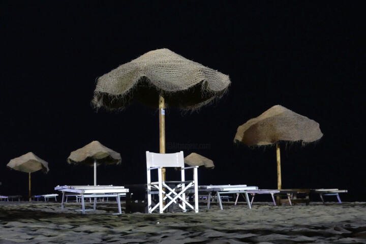 Fotografie mit dem Titel "On the Beach #1" von Roberto Brancolini, Original-Kunstwerk, Nicht bearbeitete Fotografie