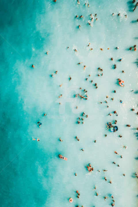 Fotografia zatytułowany „People Crowd Having…” autorstwa Radu Bercan, Oryginalna praca, Fotografia cyfrowa