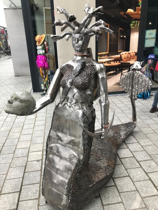 Skulptur mit dem Titel "Meduse" von Rafal Lesiak (MetaLove), Original-Kunstwerk, Metalle
