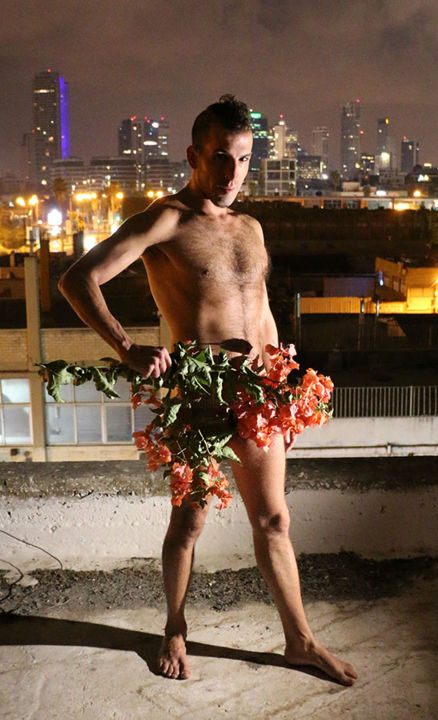 Photographie intitulée "outdoor erotic male…" par Raphael Perez, Œuvre d'art originale,