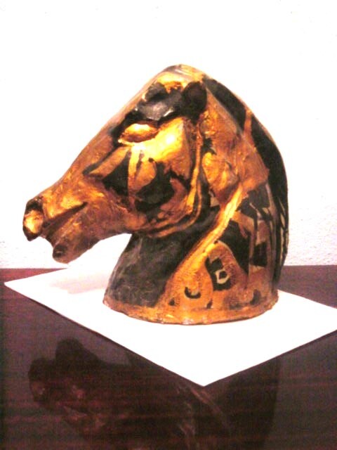 Sculpture intitulée "Gold hourse2" par Raluca Cirti, Œuvre d'art originale