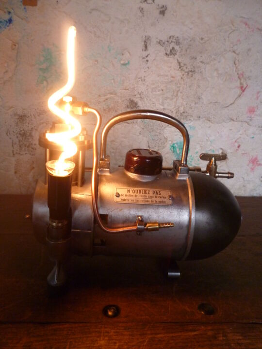 Diseño titulada "LAMPE INDUSTRIELLE…" por Leferailleur02, Obra de arte original, Luminaria