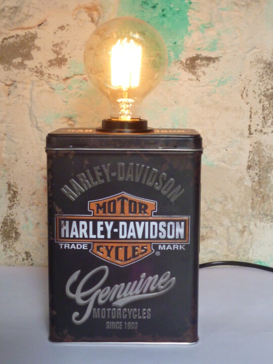 Design intitulée "HARLEY - DAVIDSON" par Leferailleur02, Œuvre d'art originale, Luminaire