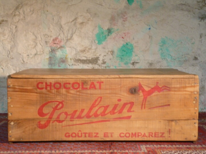 Design intitulée "CHOCOLAT POULAIN" par Leferailleur02, Œuvre d'art originale, Meuble