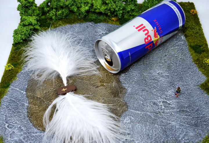 Sculpture titled "Red Bull vous donne…" by Régis Gomez., Original Artwork, Resin