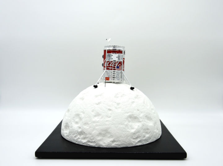 Sculpture titled "Sugar Moon" by Régis Gomez., Original Artwork, Plaster