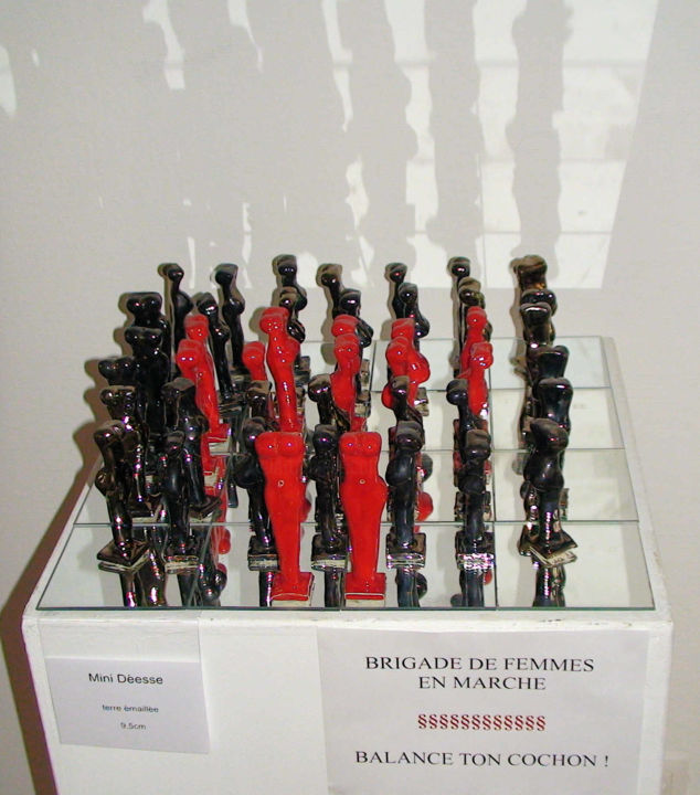 雕塑 标题为“La brigade des femm…” 由Claude Reitz, 原创艺术品, 兵马俑