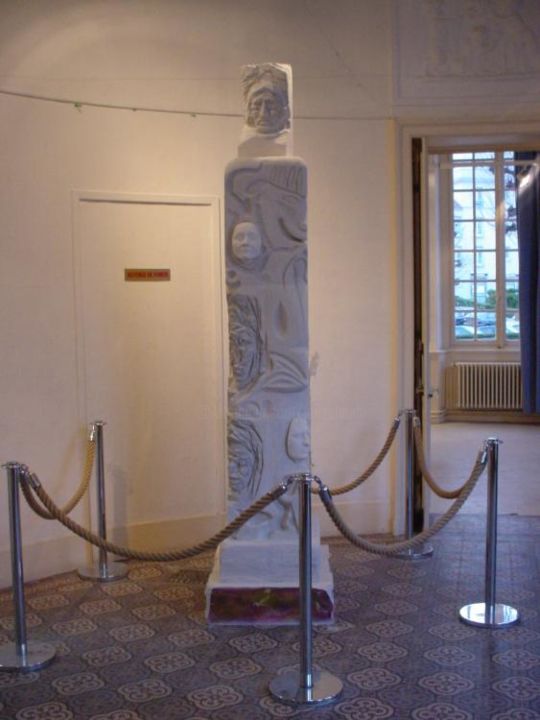 Sculpture titled "totem urbain" by Claude Reitz, Original Artwork