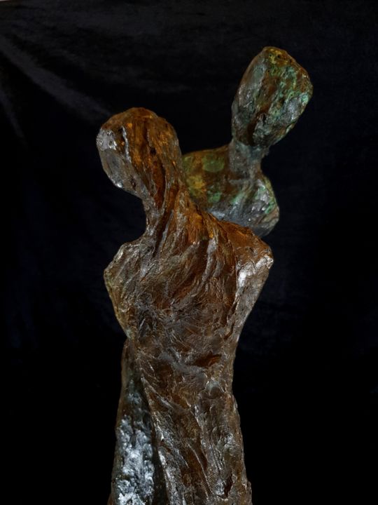 Sculpture titled "La tendresse 2/8" by Réjane Lechat, Original Artwork, Bronze