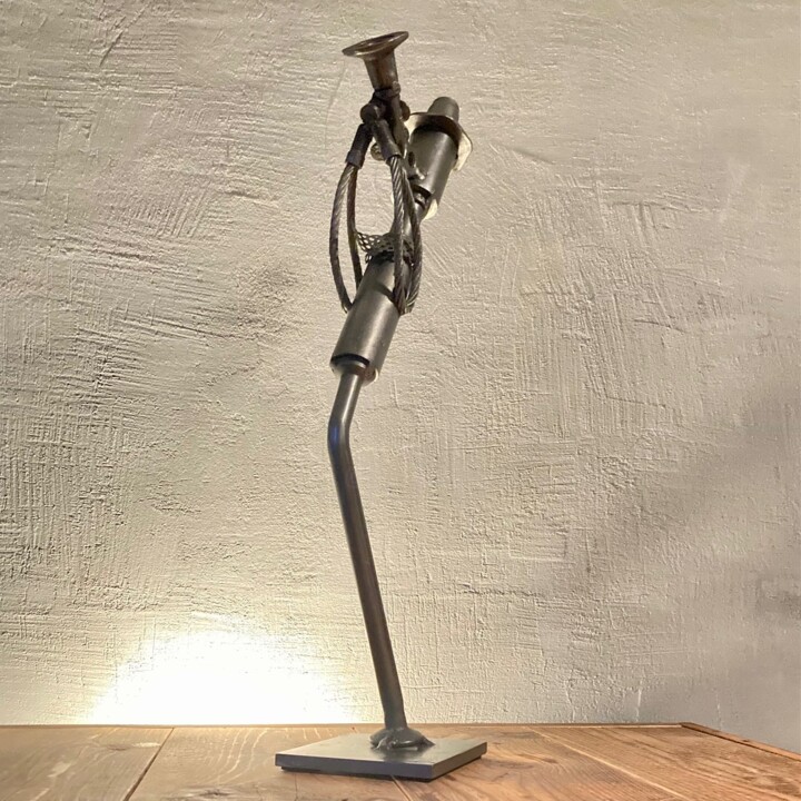 雕塑 标题为“'TuTuT'” 由Rémy Rivet, 原创艺术品, 金属