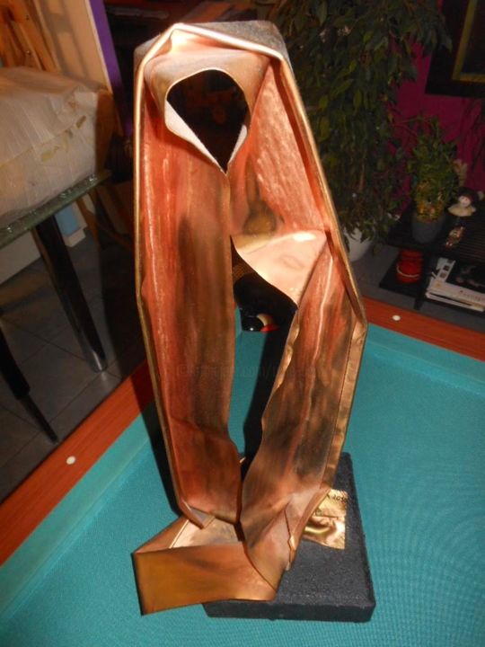 Sculpture intitulée "NONNE 60/30 Cuivre…" par René Berrut, Œuvre d'art originale, Métaux