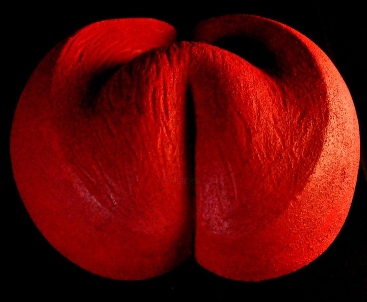 Escultura intitulada "COCO-DE-MER(red)" por Renild Schepers, Obras de arte originais, Cerâmica