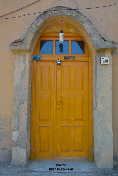 Fotografia zatytułowany „The door of an old…” autorstwa Reza Fardinfar, Oryginalna praca, Fotografia cyfrowa