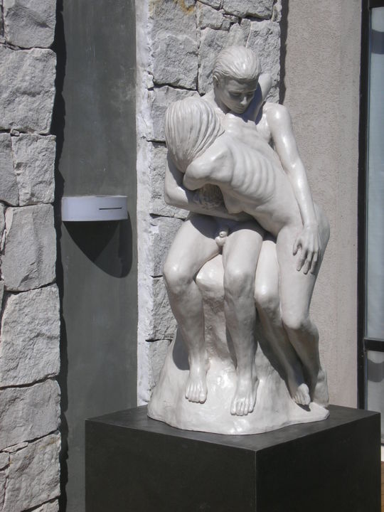 Sculpture intitulée "Abrazo Eterno" par Ricardo Donati, Œuvre d'art originale, Résine