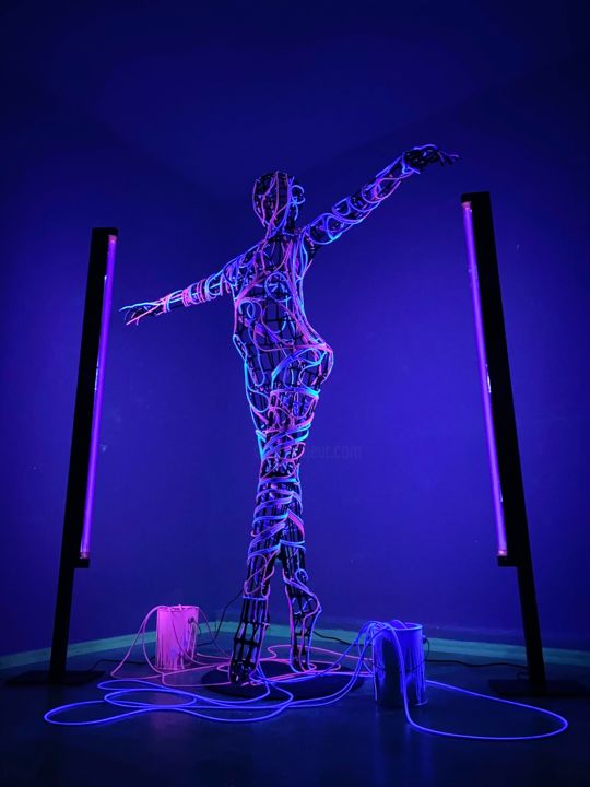 Sculptuur getiteld "Ballerina at Night" door Anis Rieb, Origineel Kunstwerk, Metalen