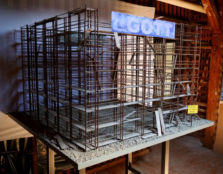 Sculpture titled "Projekt Gott" by Anis Rieb, Original Art, Metals