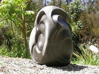 Скульптура под названием "Inverted…" - Rika, Подлинное произведение искусства, Камень