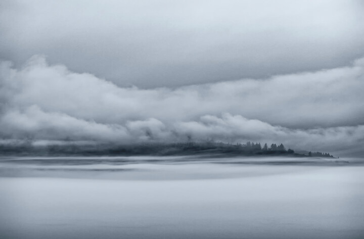 Fotografia intitolato "In the Clouds" da Robbi Ling Montgomery, Opera d'arte originale, Fotografia digitale