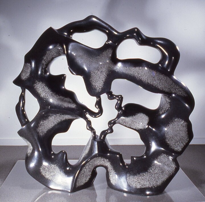 Escultura titulada "Mystic Flower" por Robert Winslow, Obra de arte original, Piedra