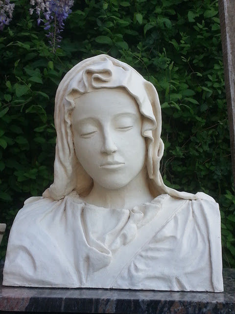 Sculptuur getiteld "Busto de La Piedad" door Roberto Zotes, Origineel Kunstwerk, Keramiek