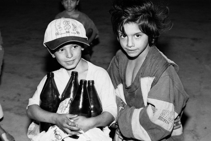 Photography titled "i bambini che racco…" by Roberto Ferrero, Original Artwork, Analog photography