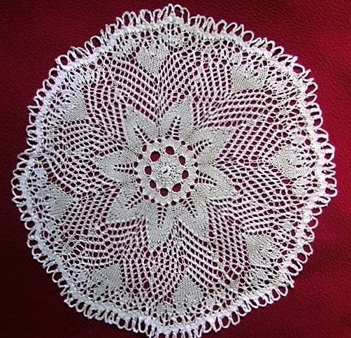Textielkunst getiteld "Napperon tricot d'a…" door Art Création Crochet Tricot, Origineel Kunstwerk, Draad