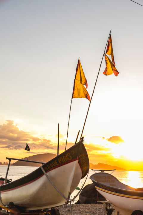 Fotografia intitulada "Barcos com o sol am…" por Rogério Pereira, Obras de arte originais, Fotografia digital