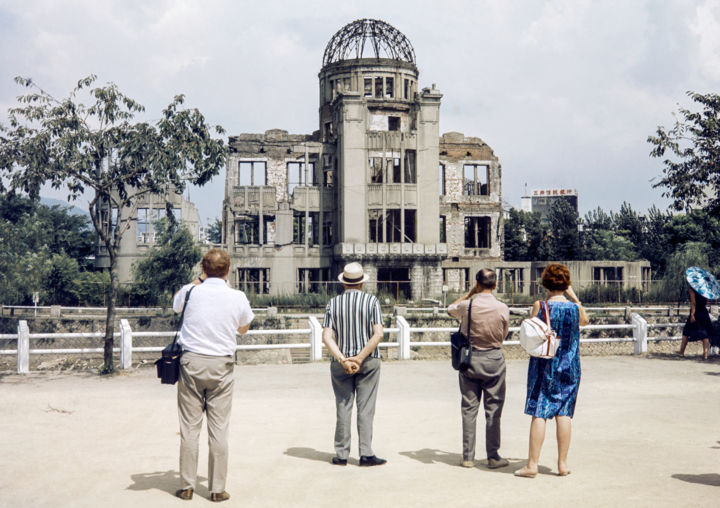 Фотография под названием "Hiroshima 66" - Roland Bouvier, Подлинное произведение искусства, Пленочная фотография