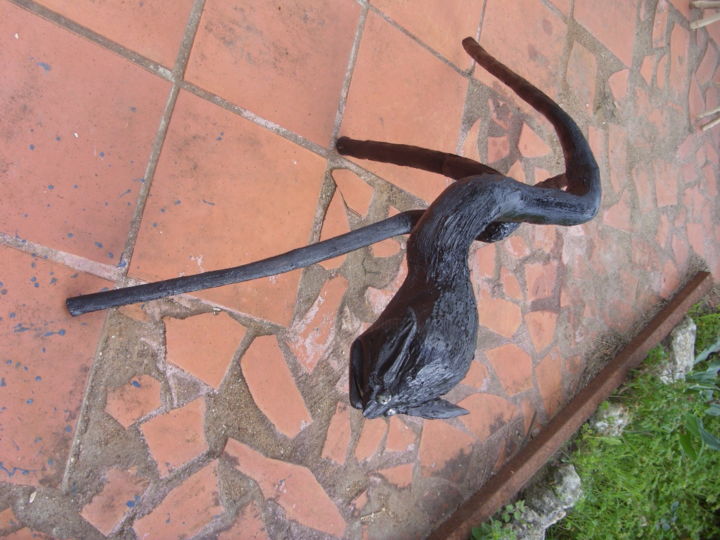 Escultura intitulada "pantera estranha" por El Rei, Obras de arte originais, Madeira