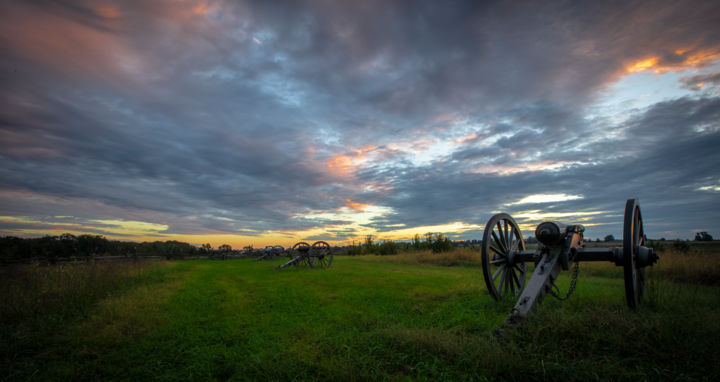 Photographie intitulée "Gettysburg at Dawn" par Ronald Santini, Œuvre d'art originale