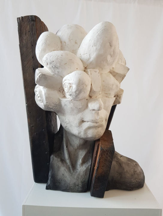 Sculpture titled "Eggheaded" by Rosa, Original Artwork, Plaster