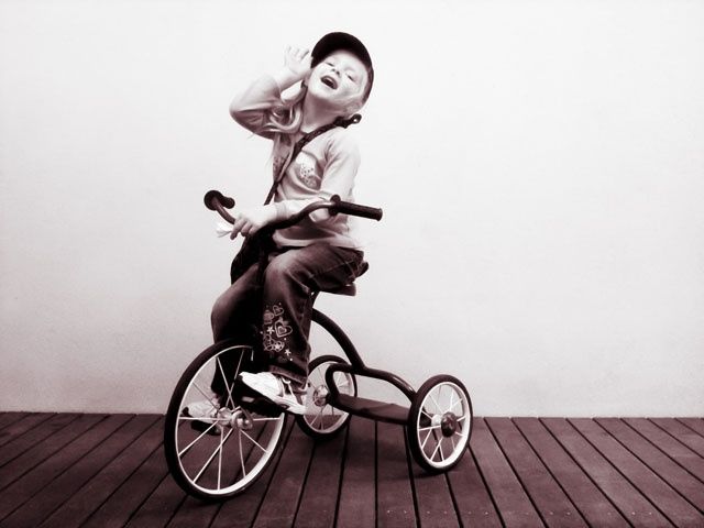 Fotografia zatytułowany „tricycle - sixty ye…” autorstwa Helene Rosanove, Oryginalna praca