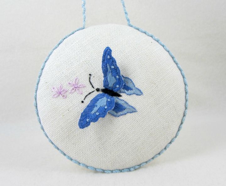 Textielkunst getiteld "Papillon brodé, stu…" door Frenchchiffondesigns, Origineel Kunstwerk, Borduurwerk