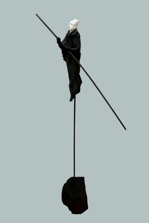 「il-qaddief」というタイトルの彫刻 Rupert Cefaiによって, オリジナルのアートワーク, セラミックス