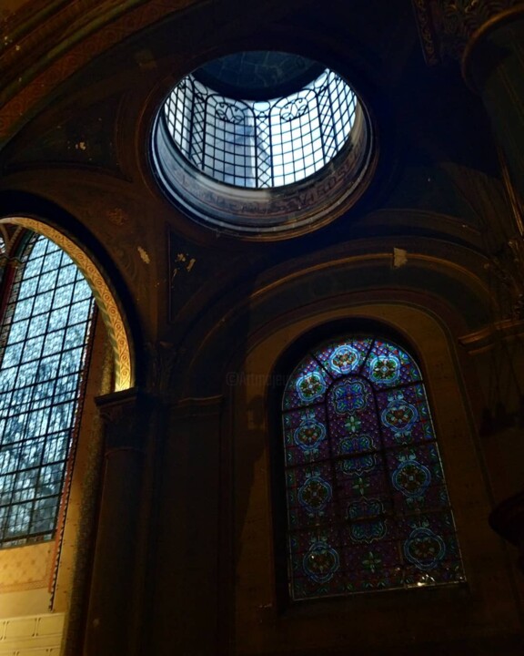 Photographie intitulée "Oculus Notre-Dame d…" par Sabrina Timsit, Œuvre d'art originale, Photographie numérique
