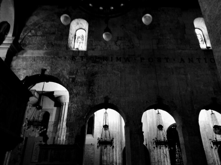 Photographie intitulée "Cathédrale de Syrac…" par Sabrina Timsit, Œuvre d'art originale, Photographie numérique