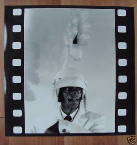 Fotografía titulada "AU CASQUE COLONIAL" por Salvador Dali, Obra de arte original,