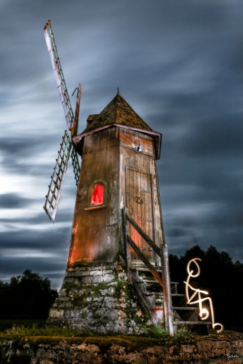 Photography titled "Le Vieux Moulin" by San Art, Original Artwork, Light Painting Mounted on Wood Stretcher frame