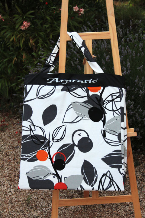 Artcraft titled "ARPRATIC" by Sandra Quadratus, Original Artwork, Bags and Luggages
