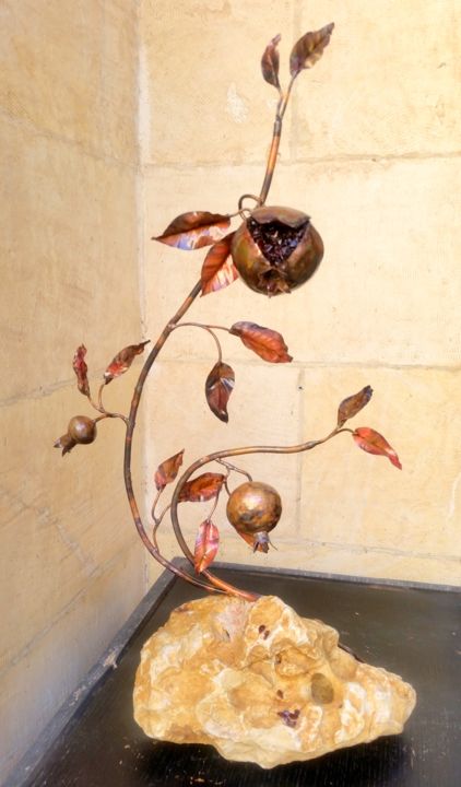 Художественная композиция под названием "Pomegranate" - Sapir Gelman, Подлинное произведение искусства, Металлы