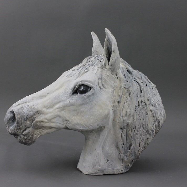 Scultura intitolato "Andalusian horse bu…" da Sara Grace Wevill, Opera d'arte originale, Ceramica