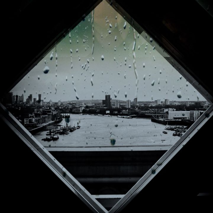 Arte digitale intitolato "London's rain" da Sarah, Opera d'arte originale, Fotomontaggio