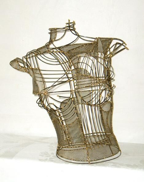 Sculpture titled "buste grillagé" by Sarah François, Original Artwork, Metals