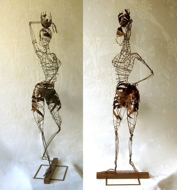 Scultura intitolato "l'Africaine" da Sarah François, Opera d'arte originale, Metalli
