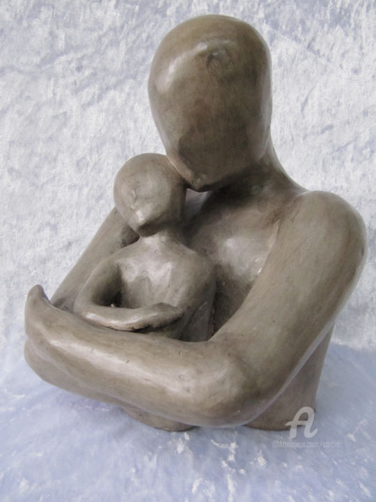 "Sculpture "Protecti…" başlıklı Heykel Sarcie tarafından, Orijinal sanat, Terracotta