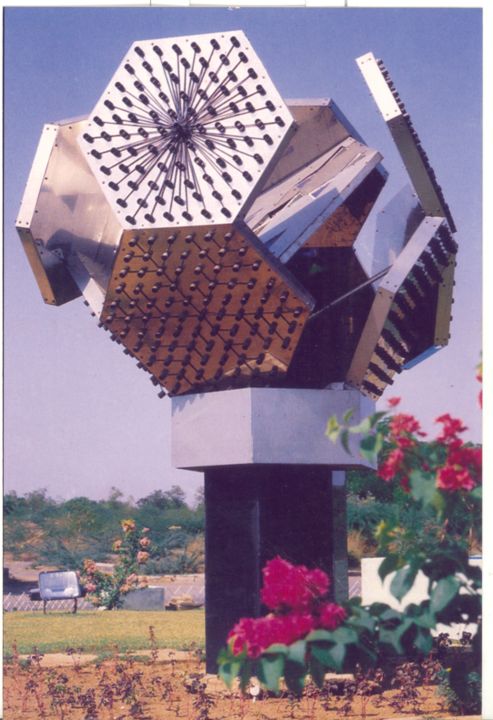 Sculpture intitulée "FORM IN NATURE" par Sasi, Œuvre d'art originale, Métaux