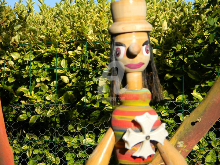 제목이 "Marionnette en bois…"인 조형물 Satrianocreations로, 원작, 나무