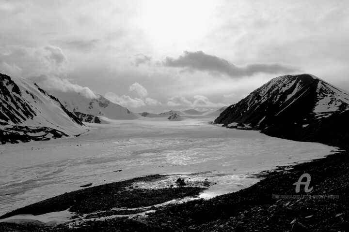 Фотография под названием "Potanin Glacier - U…" - Scott Gregory Banner, Подлинное произведение искусства, Цифровая фотография