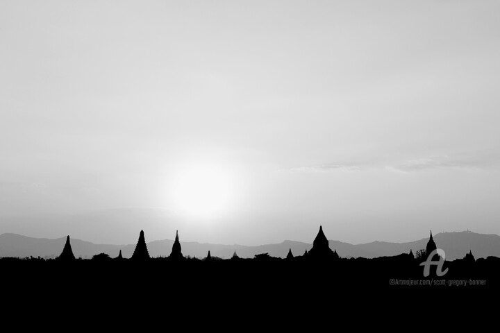 Fotografía titulada "Temples at sunset -…" por Scott Gregory Banner, Obra de arte original, Fotografía digital